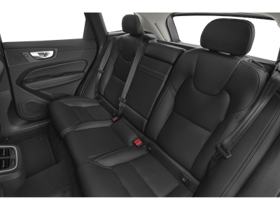 2022 Volvo XC60 B5 Momentum