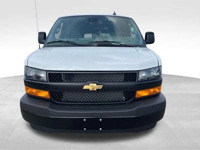 2025 Chevrolet Express Passenger 2500 1LS