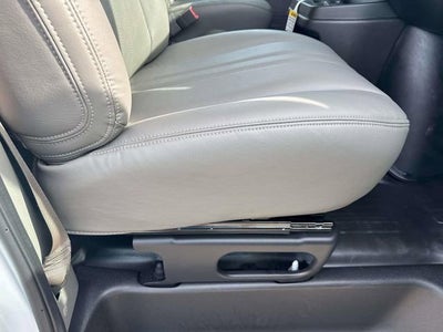 2025 Chevrolet Express Passenger 2500 1LS