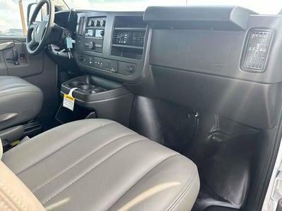 2025 Chevrolet Express Passenger 2500 1LS