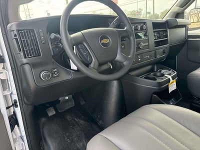 2025 Chevrolet Express Passenger 2500 1LS