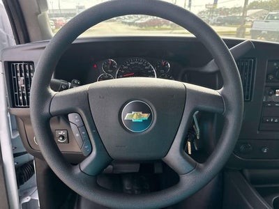 2025 Chevrolet Express Passenger 2500 1LS
