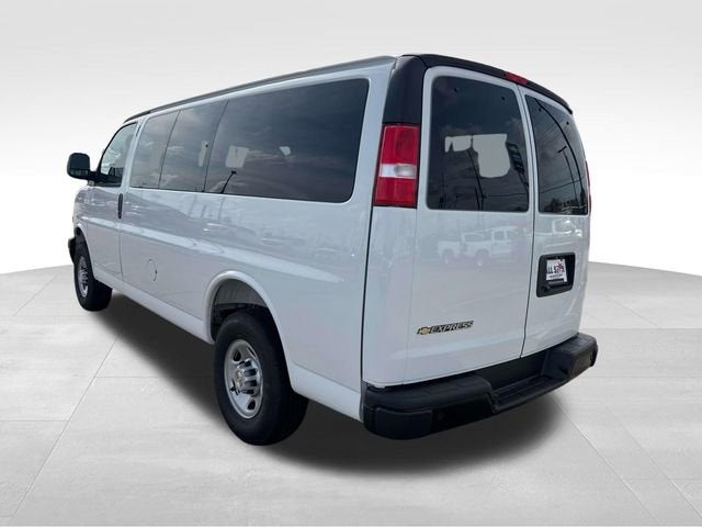 2025 Chevrolet Express Passenger 2500 1LS