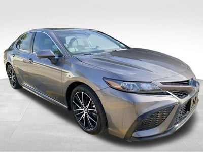 2024 Toyota Camry Hybrid SE