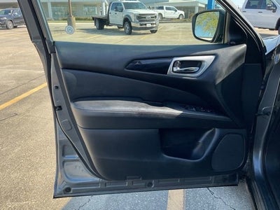 2020 Nissan Pathfinder SV