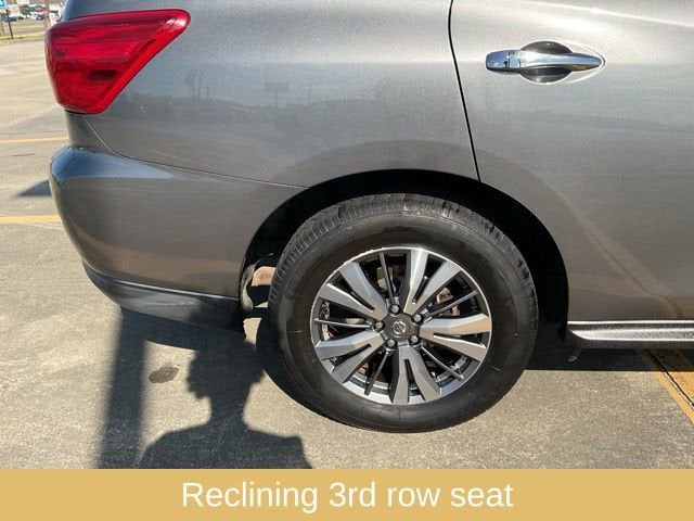 2020 Nissan Pathfinder SV