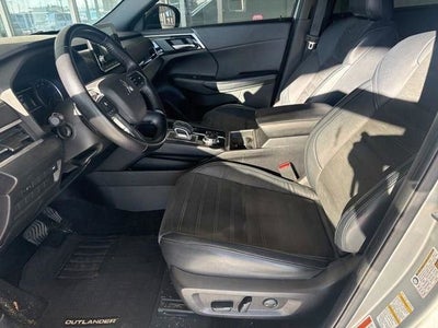 2022 Mitsubishi Outlander SE