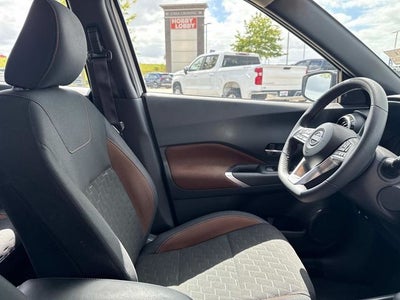 2023 Nissan Kicks SR