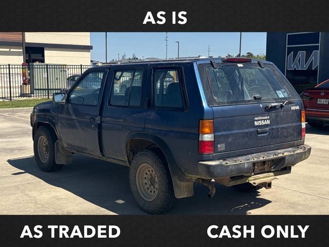 1995 Nissan Pathfinder LE