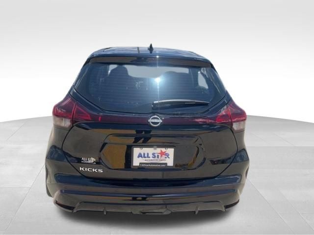 2025 Nissan Kicks S