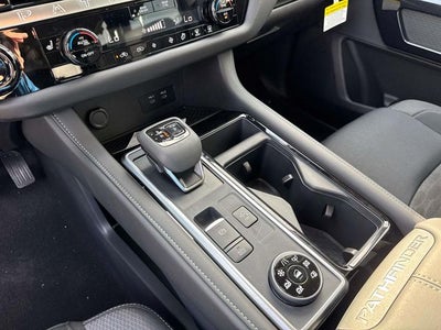 2026 Nissan Pathfinder SV