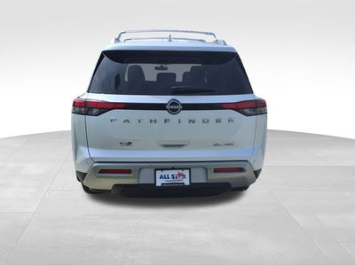 2025 Nissan Pathfinder SL