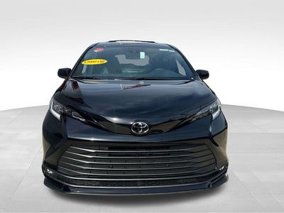 2026 Toyota Sienna XLE Woodland Edition