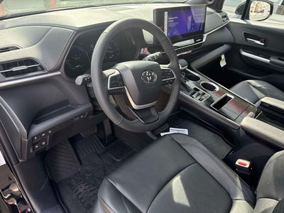 2026 Toyota Sienna XLE Woodland Edition