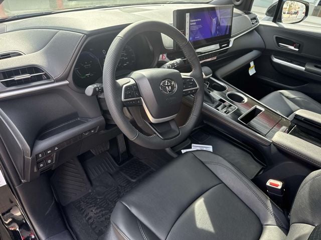 2026 Toyota Sienna XLE Woodland Edition