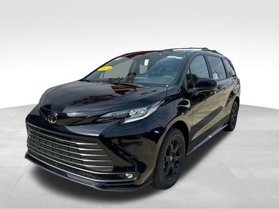 2026 Toyota Sienna XLE Woodland Edition