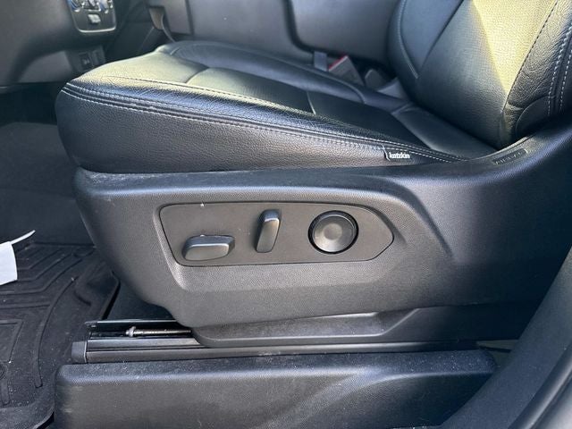 2023 GMC Yukon XL SLE