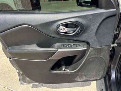 2019 Jeep Cherokee Limited FWD