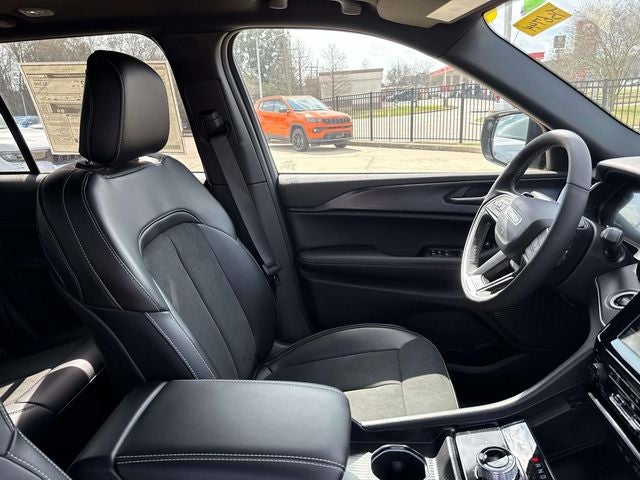 2025 Jeep Grand Cherokee GRAND CHEROKEE ALTITUDE X 4X2