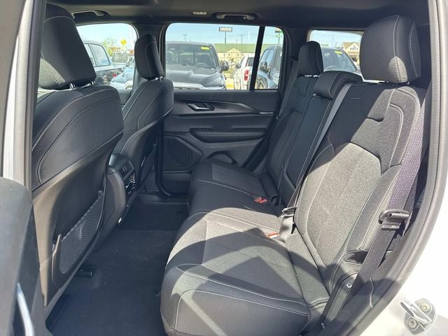 2026 Jeep Grand Cherokee GRAND CHEROKEE LAREDO X 4X2