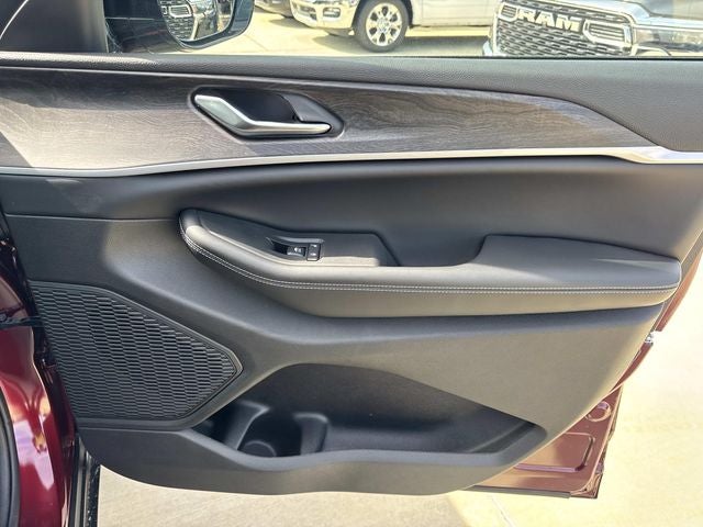 2026 Jeep Grand Cherokee GRAND CHEROKEE LAREDO ALTITUDE 4X2