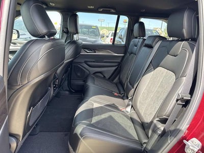 2026 Jeep Grand Cherokee GRAND CHEROKEE LAREDO ALTITUDE 4X2