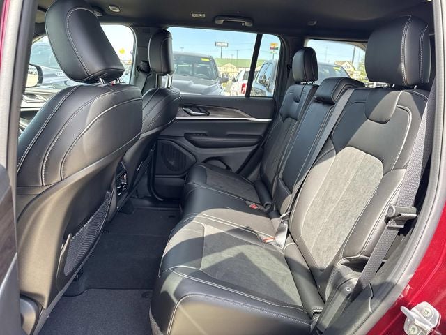 2026 Jeep Grand Cherokee GRAND CHEROKEE LAREDO ALTITUDE 4X2