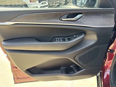 2026 Jeep Grand Cherokee GRAND CHEROKEE LAREDO ALTITUDE 4X2