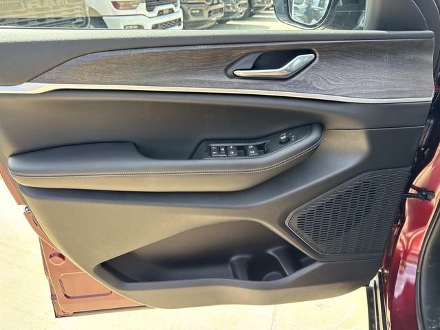 2026 Jeep Grand Cherokee GRAND CHEROKEE LAREDO ALTITUDE 4X2