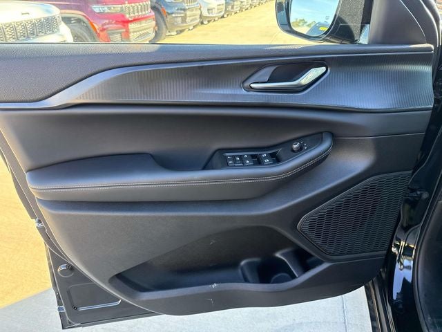 2025 Jeep Grand Cherokee GRAND CHEROKEE L ALTITUDE X 4X2