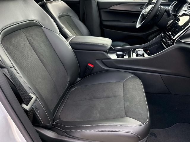 2025 Jeep Grand Cherokee GRAND CHEROKEE L ALTITUDE X 4X2