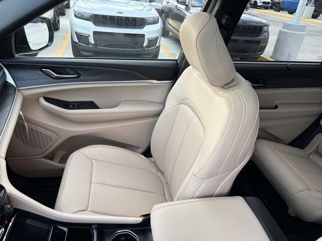 2025 Jeep Grand Cherokee GRAND CHEROKEE L LIMITED 4X2