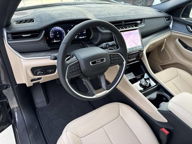 2025 Jeep Grand Cherokee GRAND CHEROKEE L LIMITED 4X2