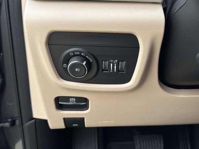 2025 Jeep Grand Cherokee GRAND CHEROKEE L LIMITED 4X2