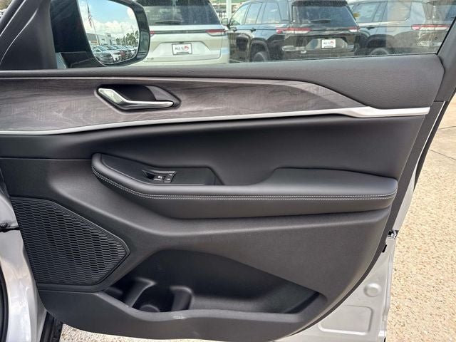 2025 Jeep Grand Cherokee GRAND CHEROKEE L LIMITED 4X2