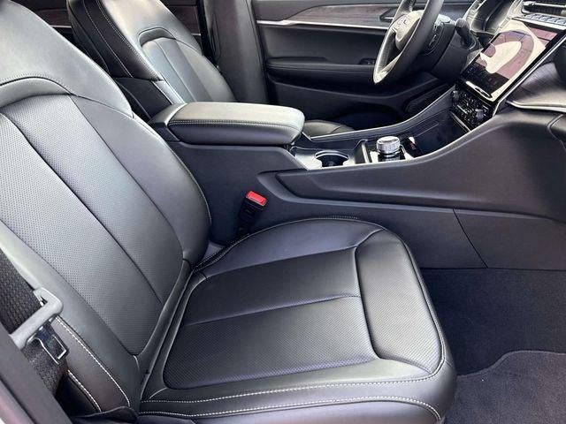 2025 Jeep Grand Cherokee GRAND CHEROKEE L LIMITED 4X2