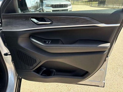 2025 Jeep Grand Cherokee GRAND CHEROKEE L LIMITED 4X2