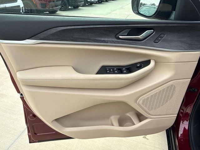 2025 Jeep Grand Cherokee GRAND CHEROKEE L LIMITED 4X2