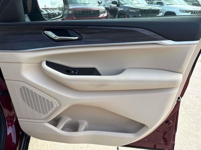 2025 Jeep Grand Cherokee GRAND CHEROKEE L LIMITED 4X2