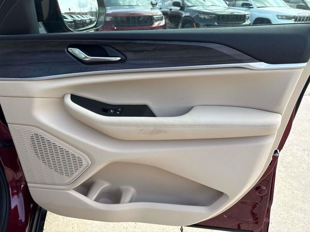 2025 Jeep Grand Cherokee GRAND CHEROKEE L LIMITED 4X2