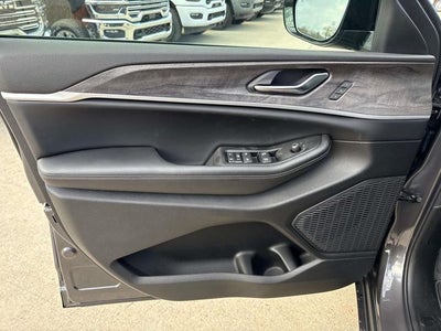 2025 Jeep Grand Cherokee GRAND CHEROKEE L LIMITED 4X2