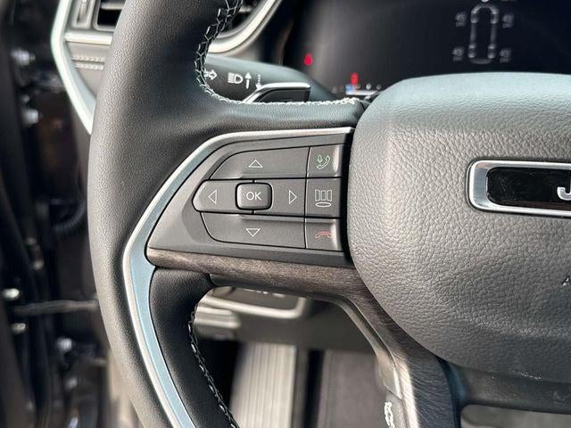 2025 Jeep Grand Cherokee GRAND CHEROKEE L LIMITED 4X2