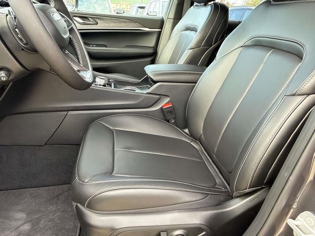 2025 Jeep Grand Cherokee GRAND CHEROKEE L LIMITED 4X2