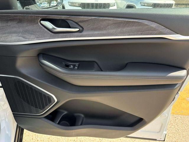 2025 Jeep Grand Cherokee GRAND CHEROKEE L LIMITED 4X2