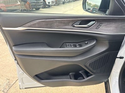 2025 Jeep Grand Cherokee GRAND CHEROKEE L LIMITED 4X2