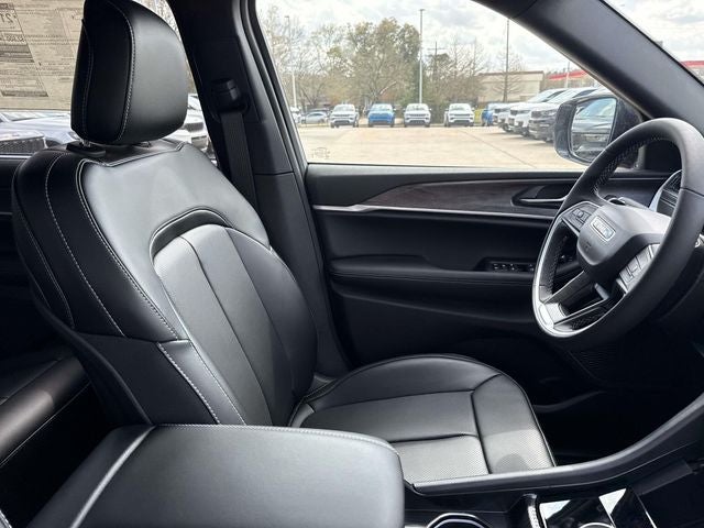 2025 Jeep Grand Cherokee GRAND CHEROKEE L LIMITED 4X2