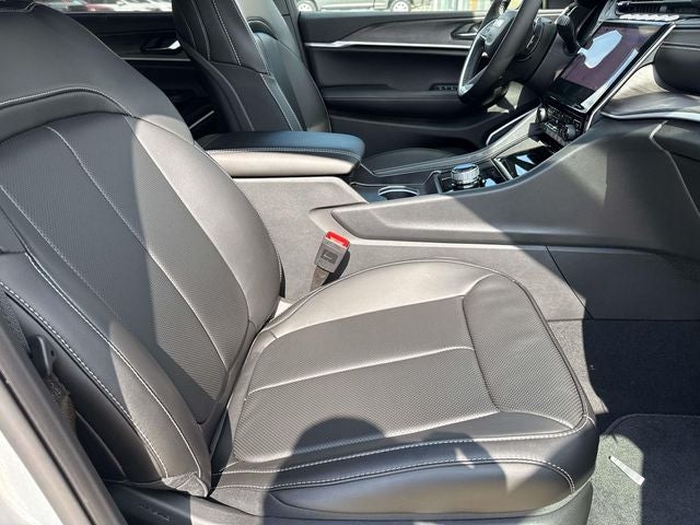 2025 Jeep Grand Cherokee GRAND CHEROKEE L LIMITED 4X2