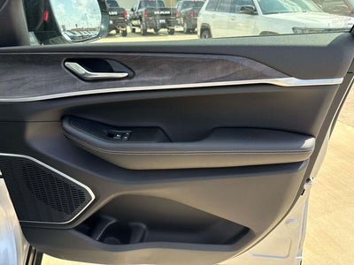 2025 Jeep Grand Cherokee GRAND CHEROKEE L LIMITED 4X2