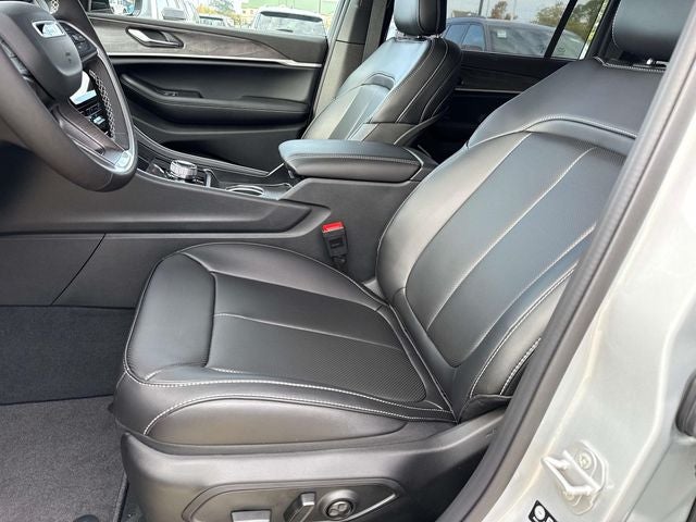 2025 Jeep Grand Cherokee GRAND CHEROKEE L LIMITED 4X2