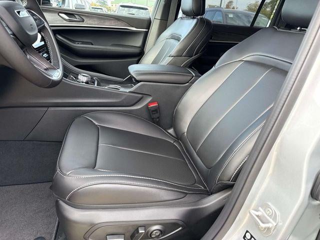 2025 Jeep Grand Cherokee GRAND CHEROKEE L LIMITED 4X2